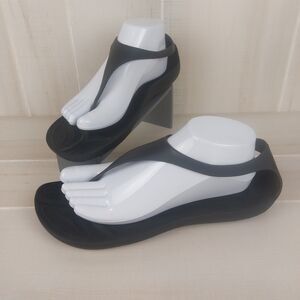 Crocs Serena Sexi Flip Flop Sandals Womens 10 Black  T-Strap Thong Slingback
